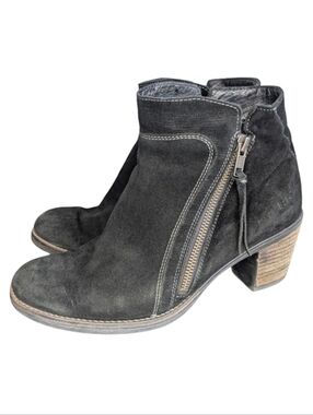 Taos Dillie Black Suede Ankle Boots | Stacked Heel Zipper | Size 8.5 EU 39